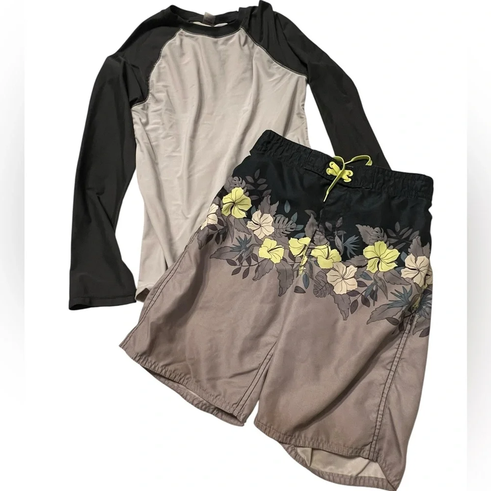 Boys Old Navy Rashguard & Swim Trunks XL Gray Black Floral